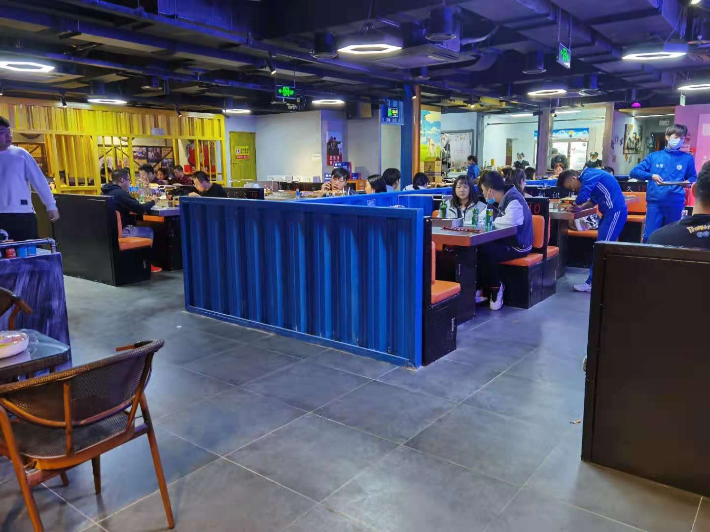 全自動無煙木炭型燒烤爐有什么特點?